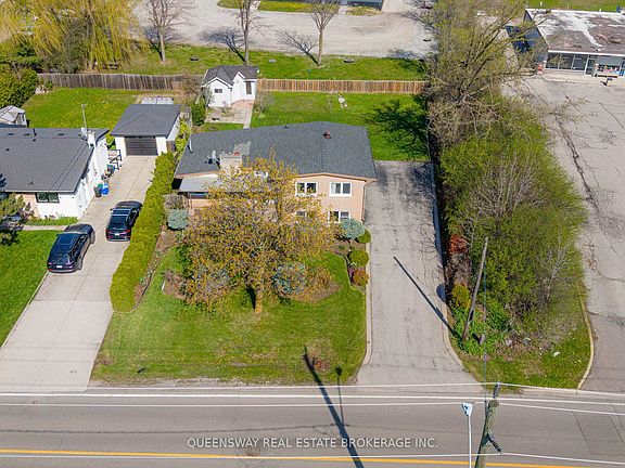 3rd image of 517 Pinegrove Rd