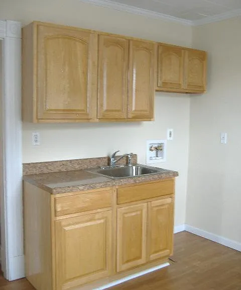 1825 Thomaston Ave #2 — Photo 3