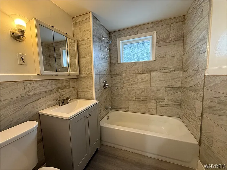 110 Gerald Ave — Photo 6