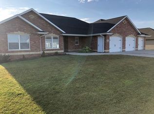 389 Angela Jean Cir, Peosta, IA 52068