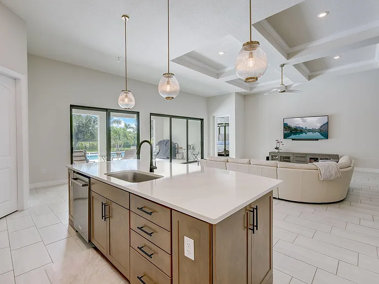 9234 Balsamo Dr — Photo 18