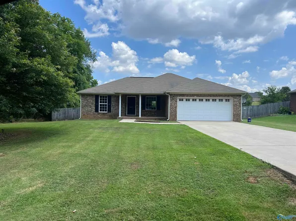 619 Saint Clair Ln, Huntsville, AL 35811