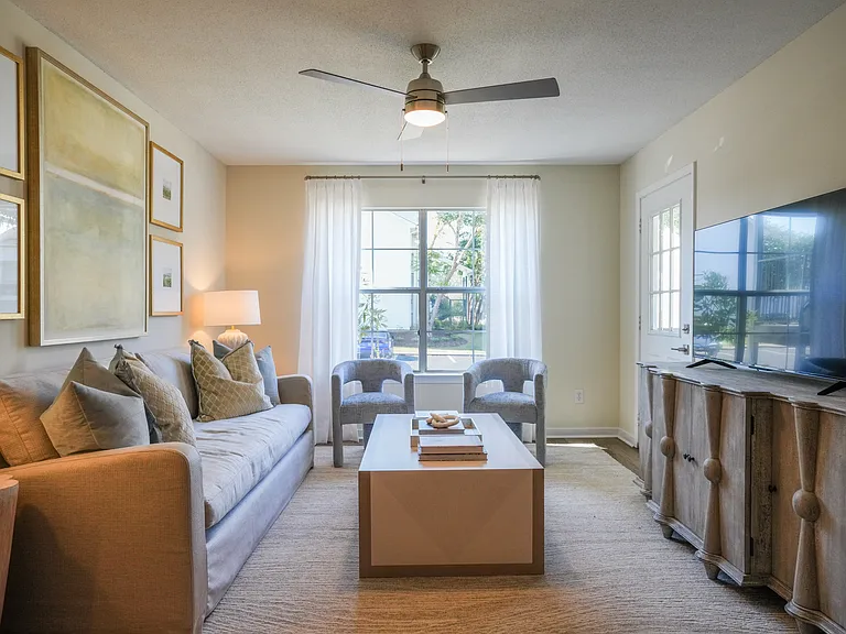 The Vineyard at Castlewoods Apartment Homes — Photo 8