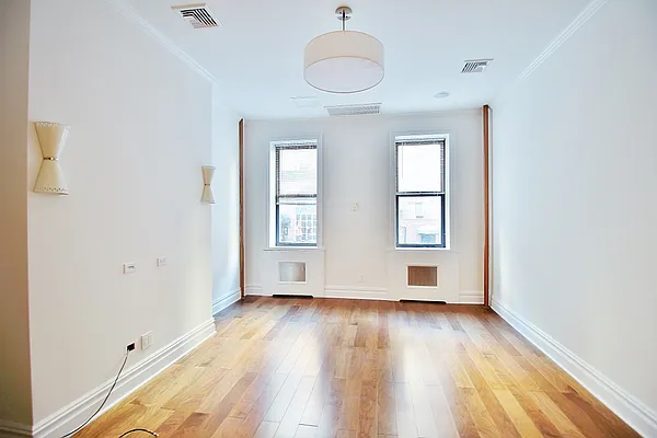 Rented by Julianna Realty Corp | media 11