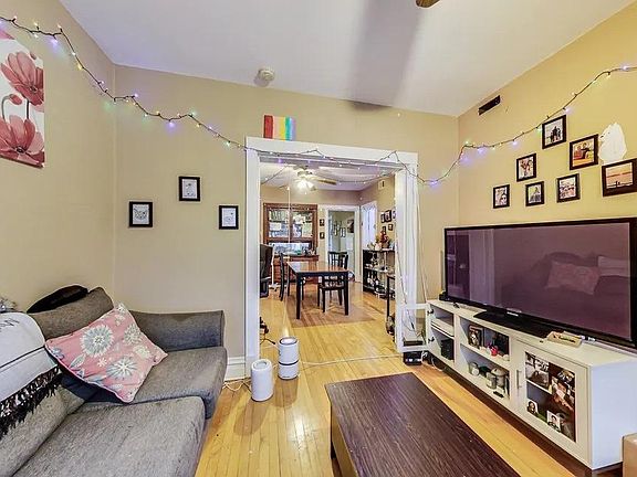 4th image of 2968 N Lawndale Ave APT 2