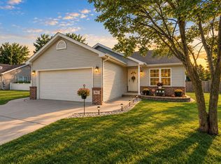 567 Chicory Ln, Valparaiso, IN 46385