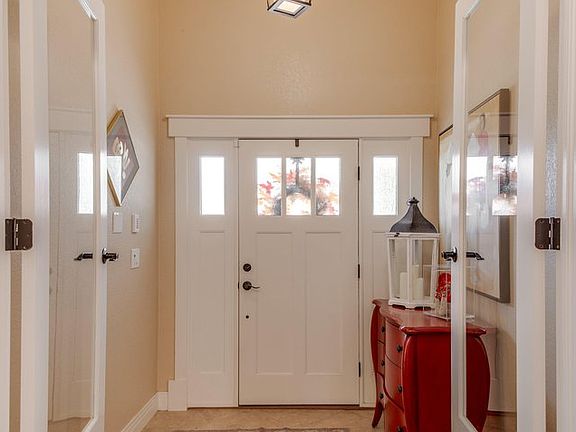 3rd image of 1230 Twin Peaks Cir
