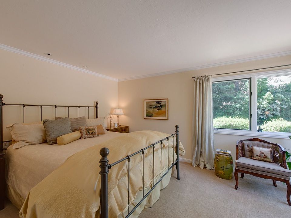 2nd image of 134 Redondo Way