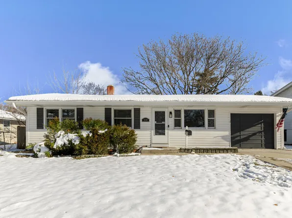 1008 S 10th Ave, Saint Charles, IL 60174