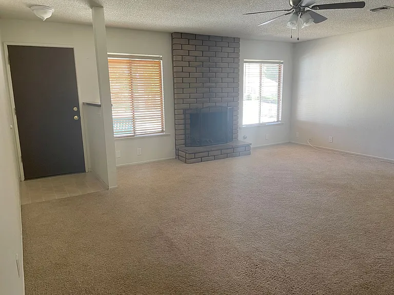 4929 Sparrow Hawk Ln — Photo 4