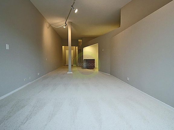 3rd image of 1447 N Wells St #406