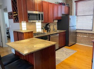 909 W Cornelia Ave #3F, Chicago, IL 60657