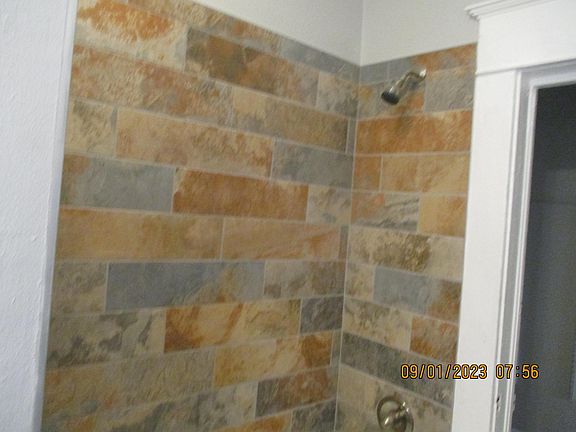 4th image of 611 2nd St N APT 1