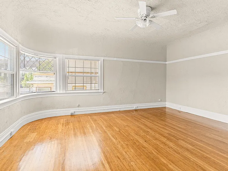 514 W Macarthur Blvd #3 — Photo 3