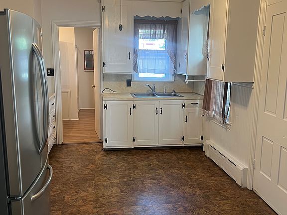 4th image of 402 N Bedford St