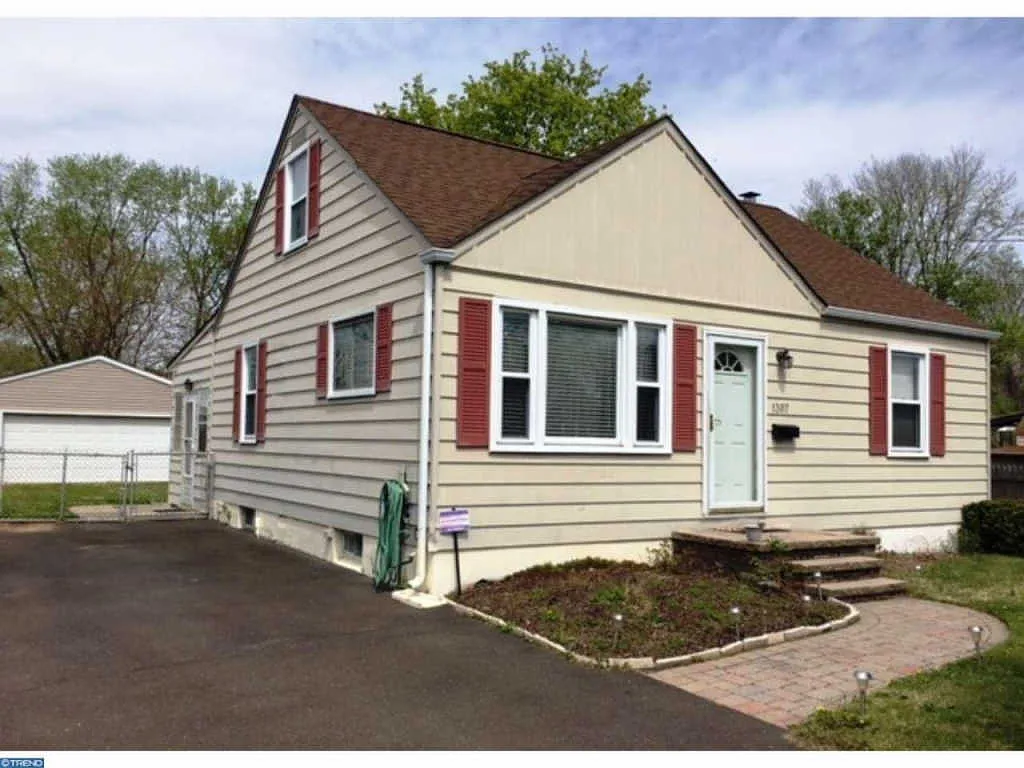 1307 Dixon Ave photo 1