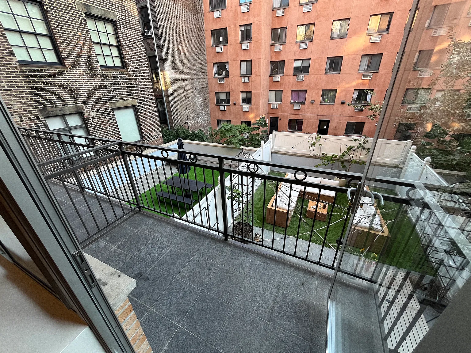 424 East Tenth Street — Photo 4