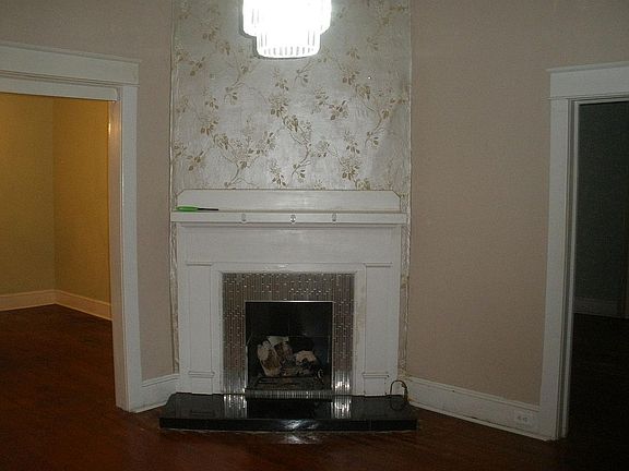Living room with gas log fireplace