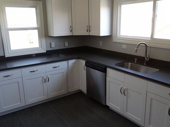 5th image of 414 Miller Ave