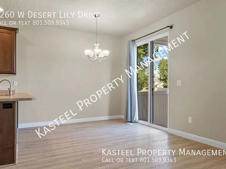 3260 W Desert Lily Dr — Photo 9