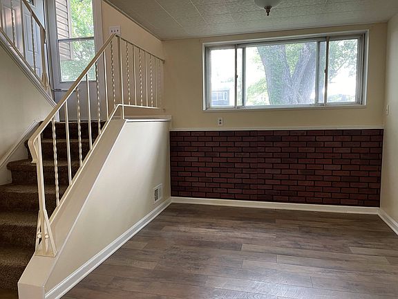 3rd image of 8041 Pickford Dr