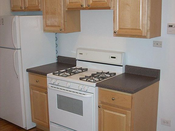 2nd image of 2450 N Southport Ave APT 101