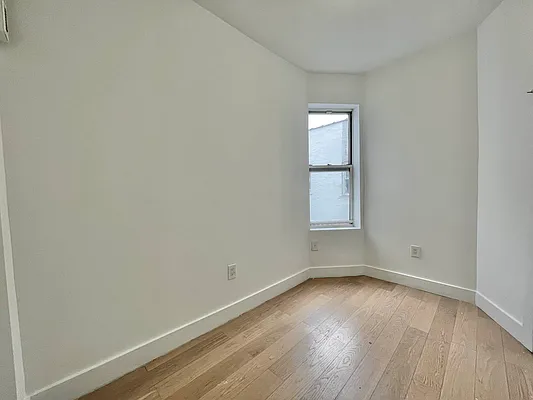 Rented by New Amsterdam Realty Group | media 7