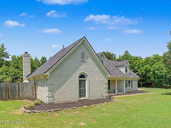 5th image of 2860 Stonebrook Dr