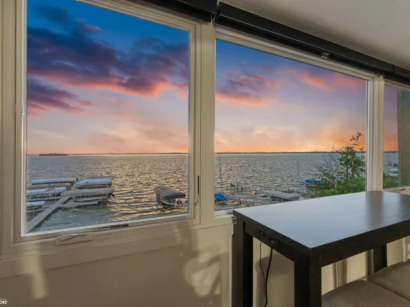 2515 S Lakeview Ct Unit 204, Clear Lake, IA 50428