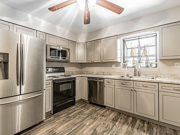5th image of 2775 Brookwood Dr