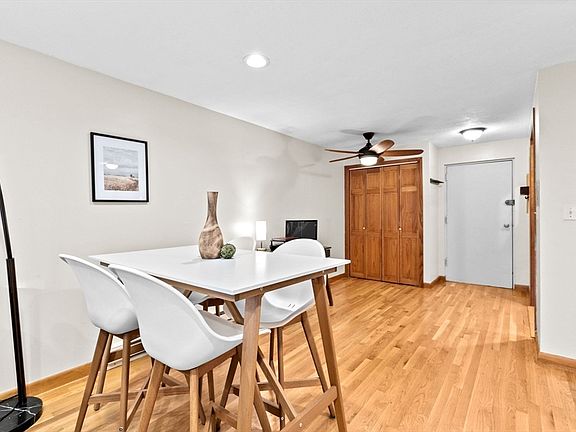 5th image of 54 Fountain Ln APT 9