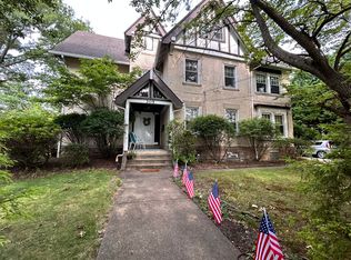305 2nd St APT 1, Oakmont, PA 15139