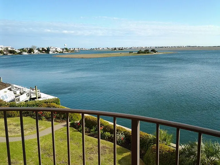 322 Causeway Dr #307 — Photo 2