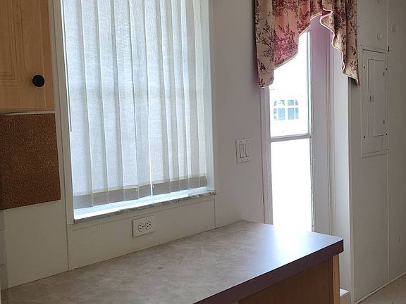 3rd image of 1521 Jerstad Way