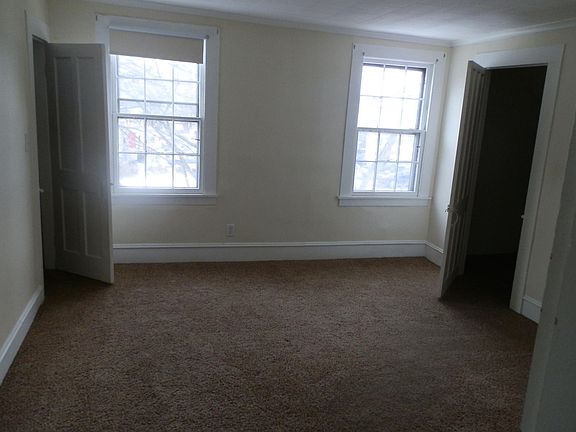 3rd image of 81 Bay St #1