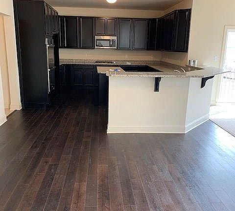 5th image of 828 Guthrie Cir