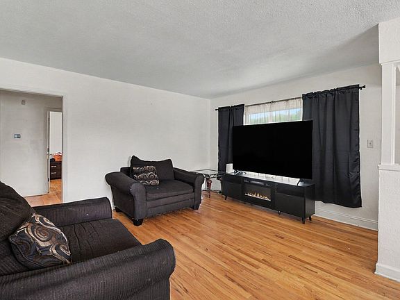 4th image of 1196 Shirley Dr