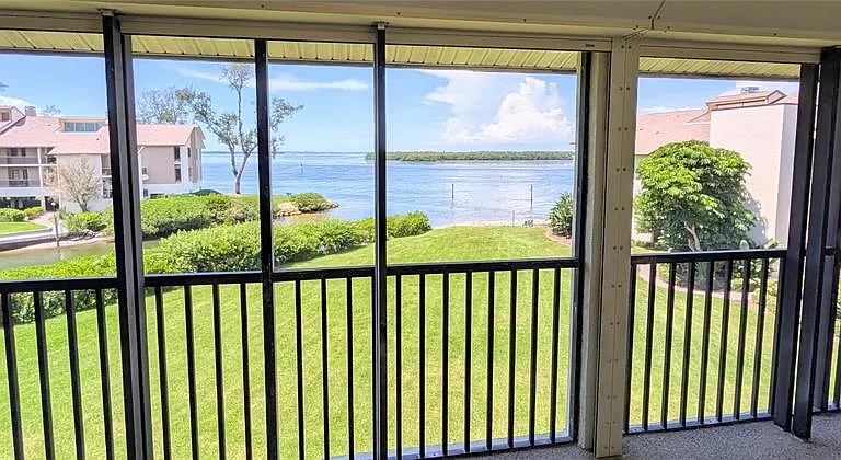 3850 Mariners Walk #723 — Photo 35