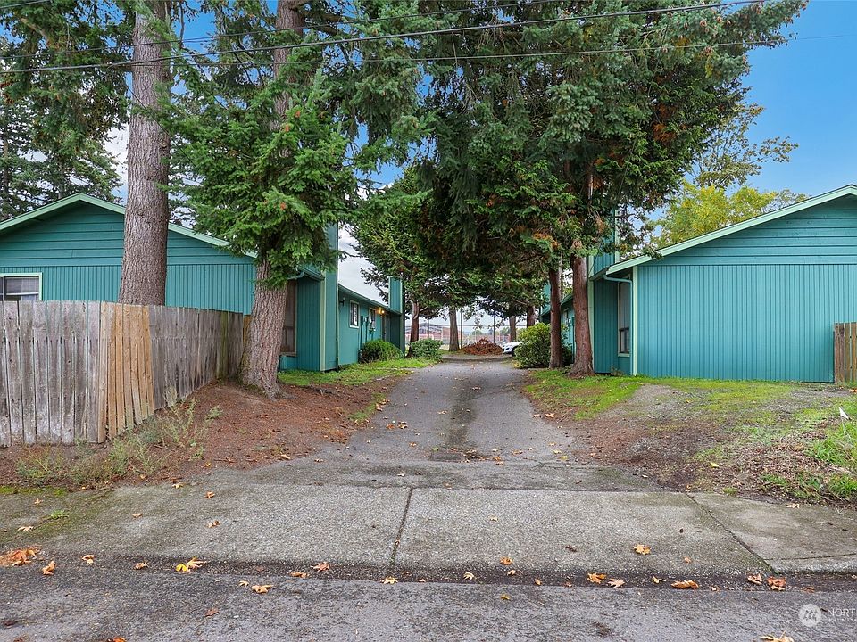 1st image of 526 7th Street NE
