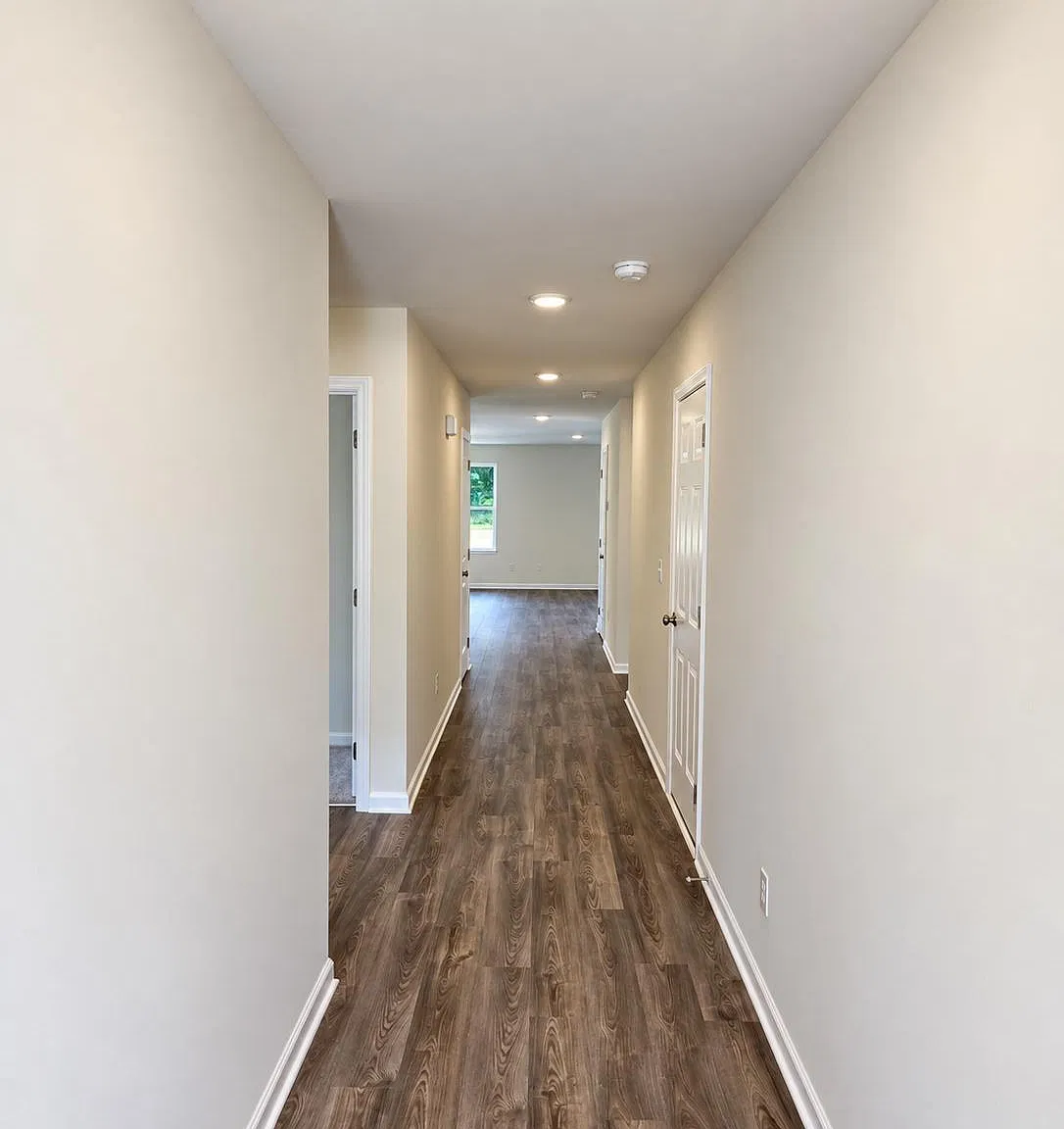 4 bed, 4.0 bath, 1723 sqft, $1,950 — Photo 2
