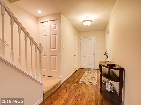 3rd image of 5806 Tudor Ln