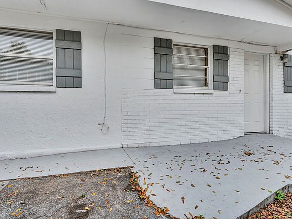 4th image of 303 E Selma Ave