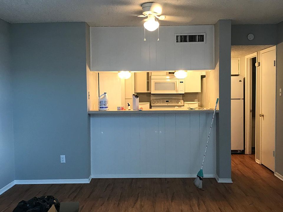 1st image of 4645 Country Creek Dr