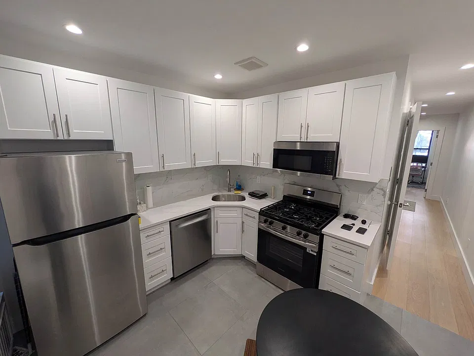 356 W 45th St #2B