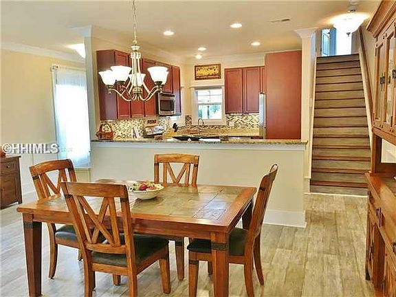 5th image of 11 Sullivans Ln