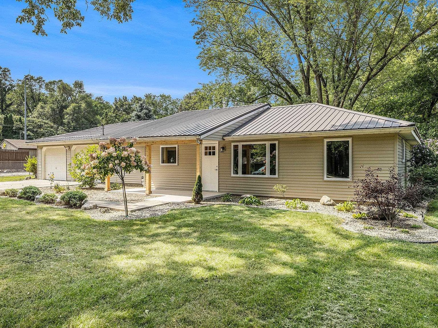 411 W Bristol Ave, Middlebury, IN 46540 Zillow