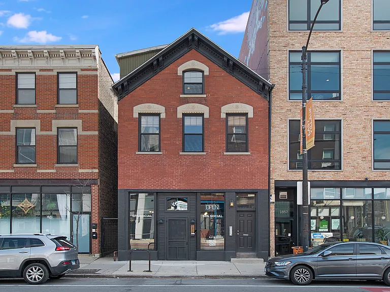 1855 W Chicago Ave — Photo 9