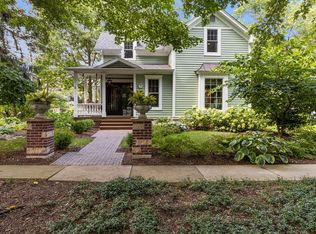 810 Dow Ave, Geneva, IL 60134