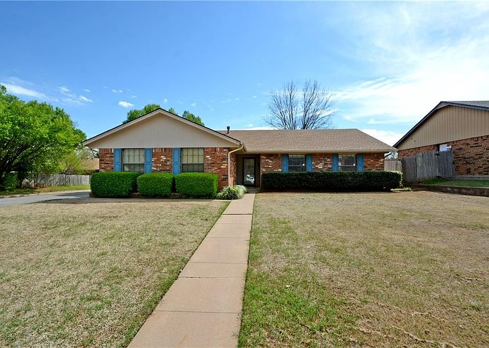 1st image of 2900 Greenfield Dr