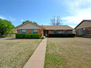 2900 Greenfield Dr, Edmond, OK 73012